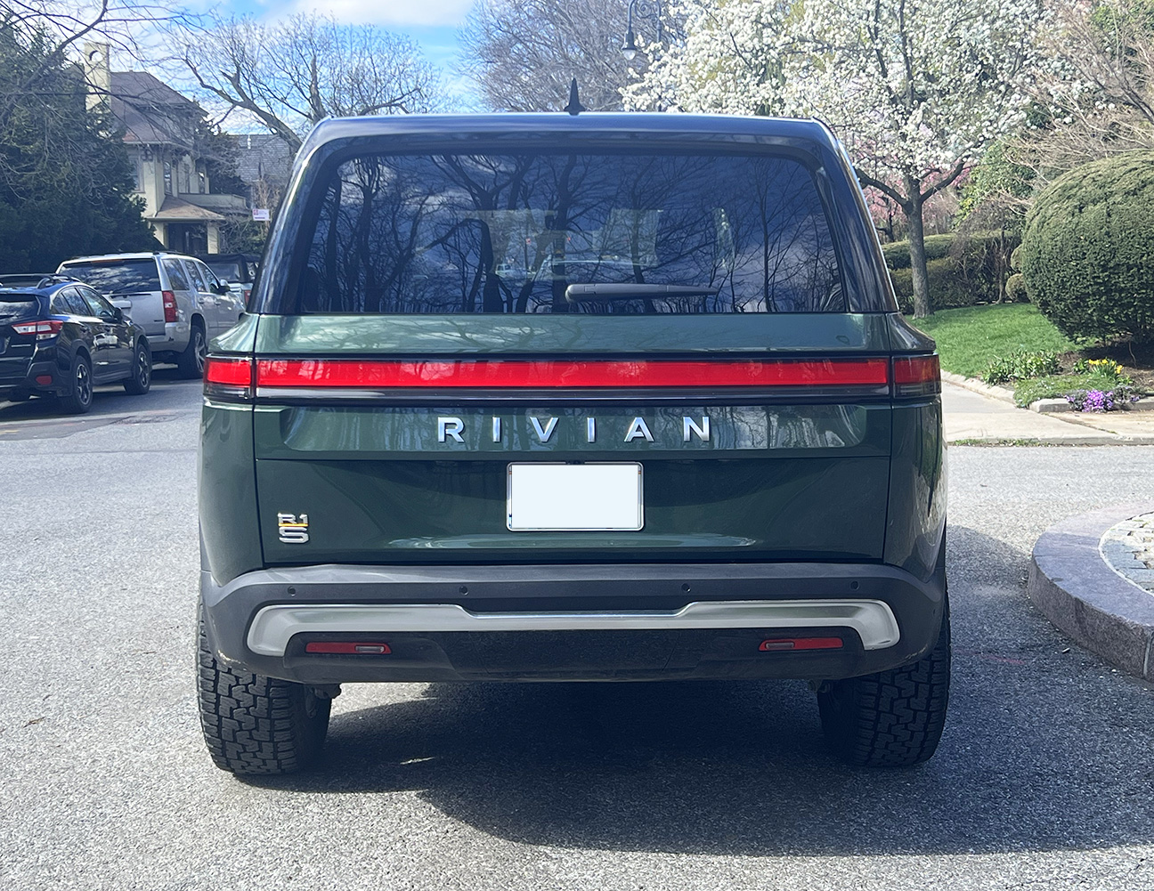 Rivian R1T R1S FOR SALE: 2023 R1S Quad Adv, FG/FE, 20" AT, 5,425 miles, $81,500 03IMG_6166_rear