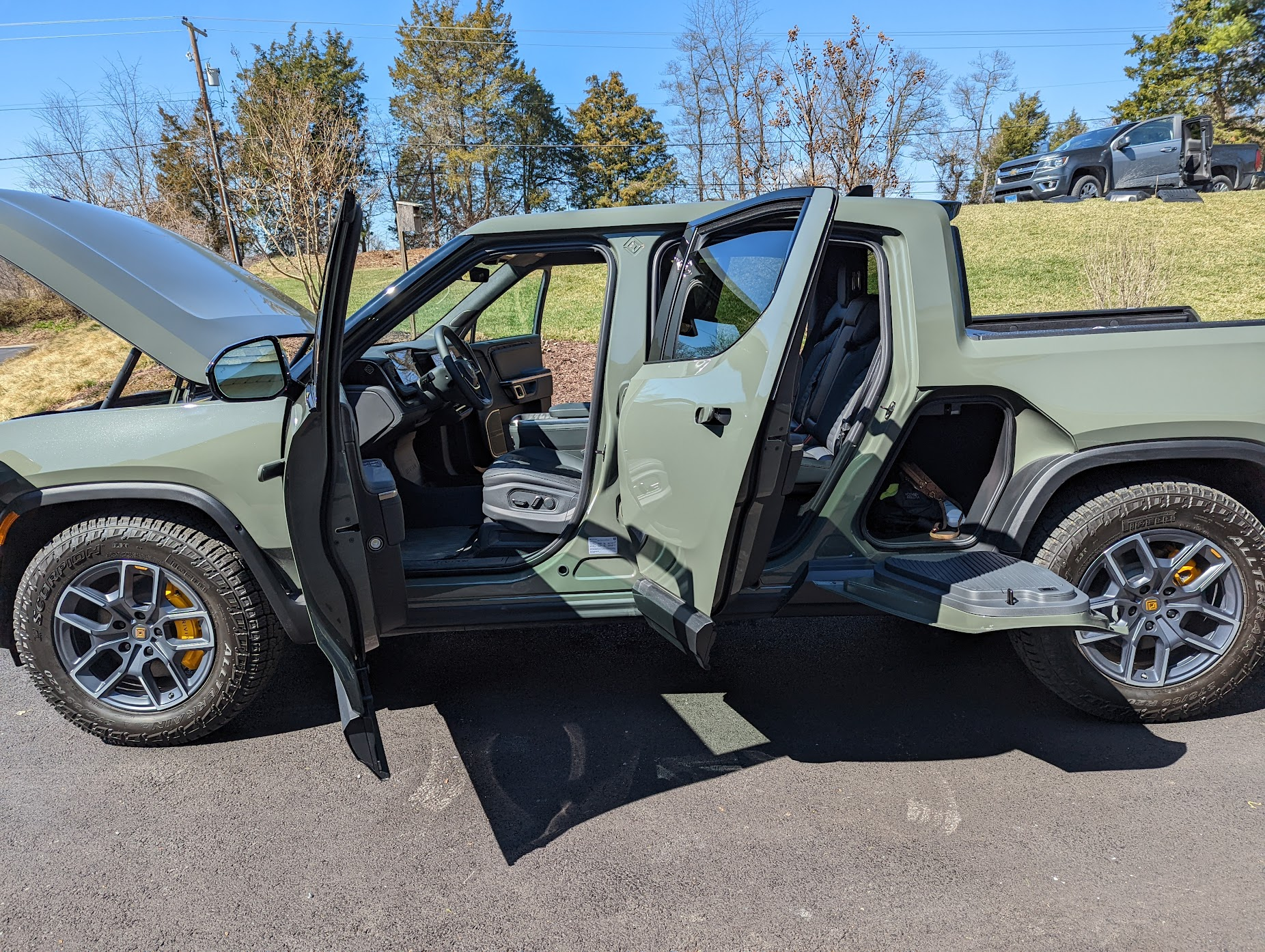 Rivian R1T R1S Photos: First drive @ DC area Rivian test drive event! 1647370593112
