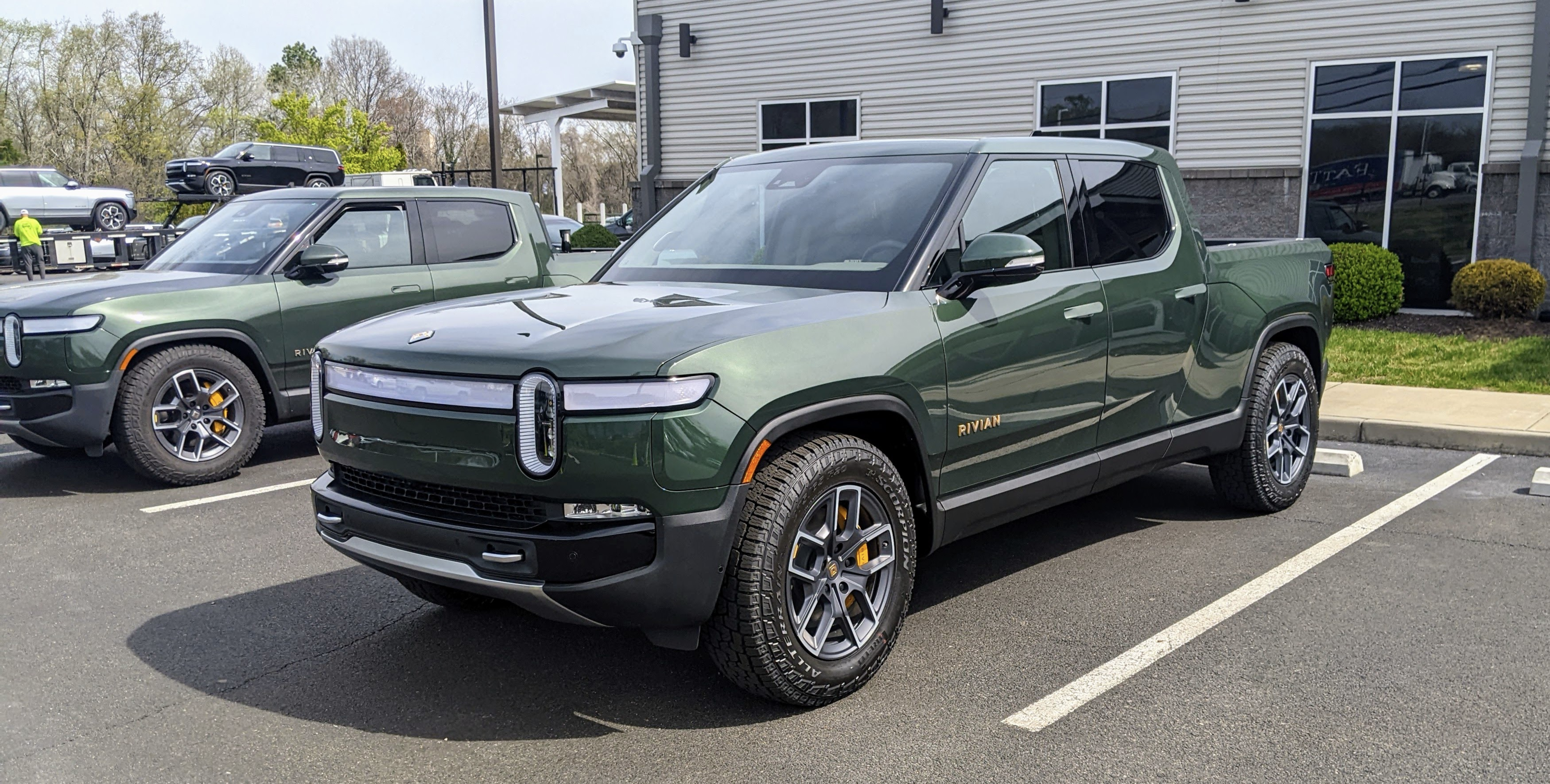 Rivian R1T R1S Another boring "took delivery today" post ;) 1680313751125