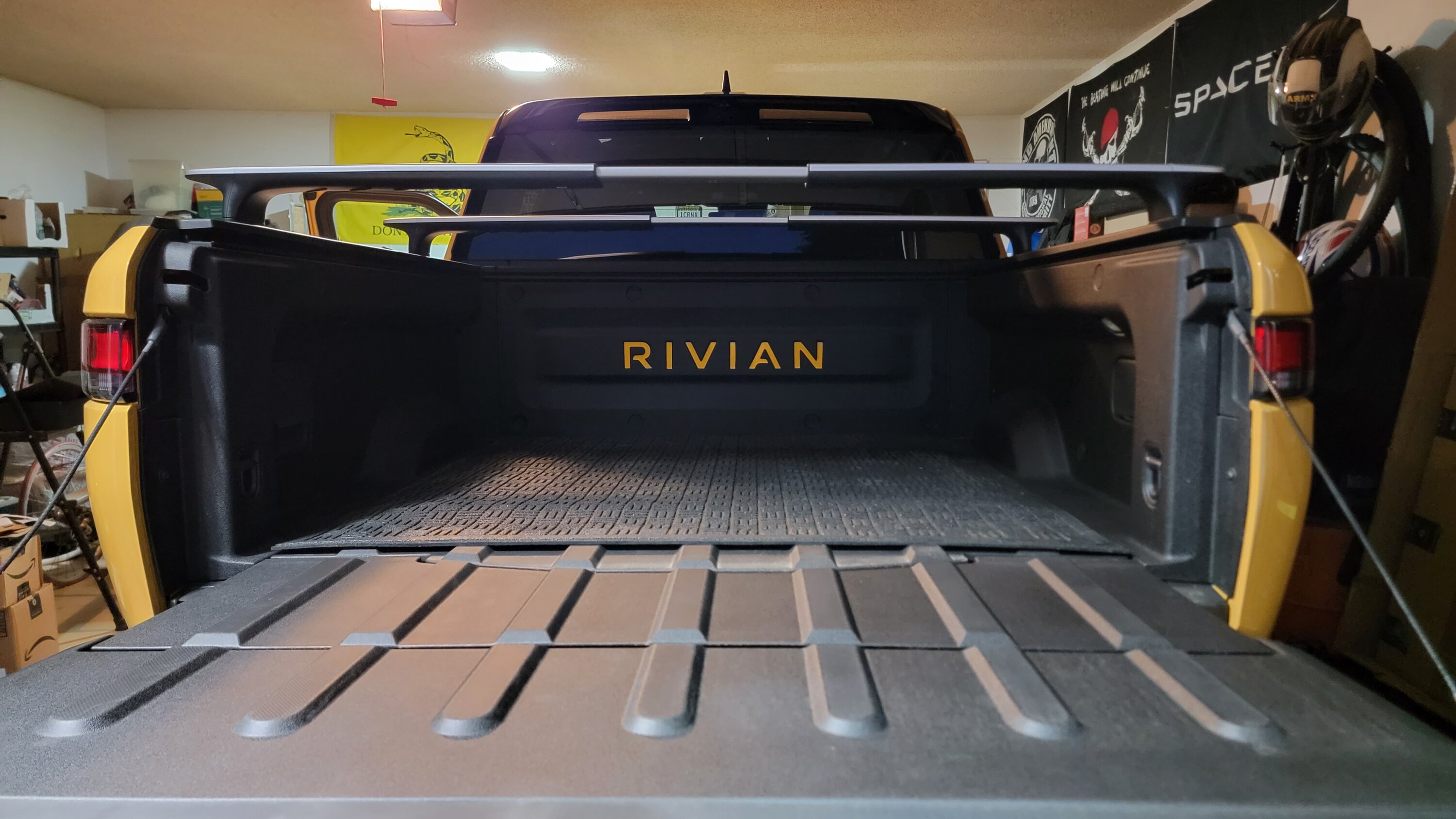 Rivian R1T R1S 🙋🏻‍♂️ What did you do TO your Rivian today?  🧰🔧📐🚿 20231007_190609