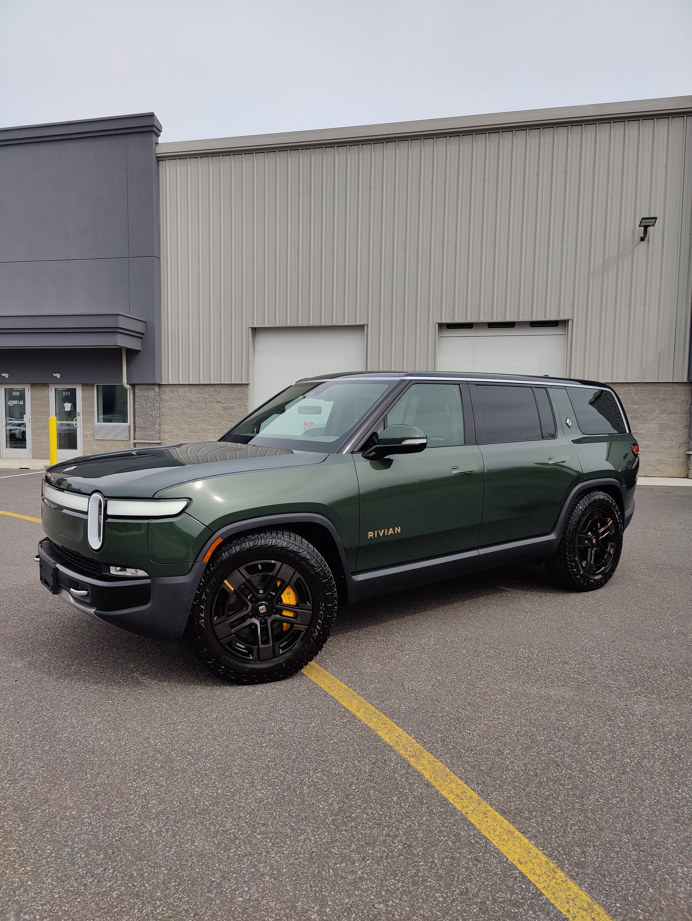 Rivian R1T R1S FOREST GREEN R1T Photos IMG20230312135751