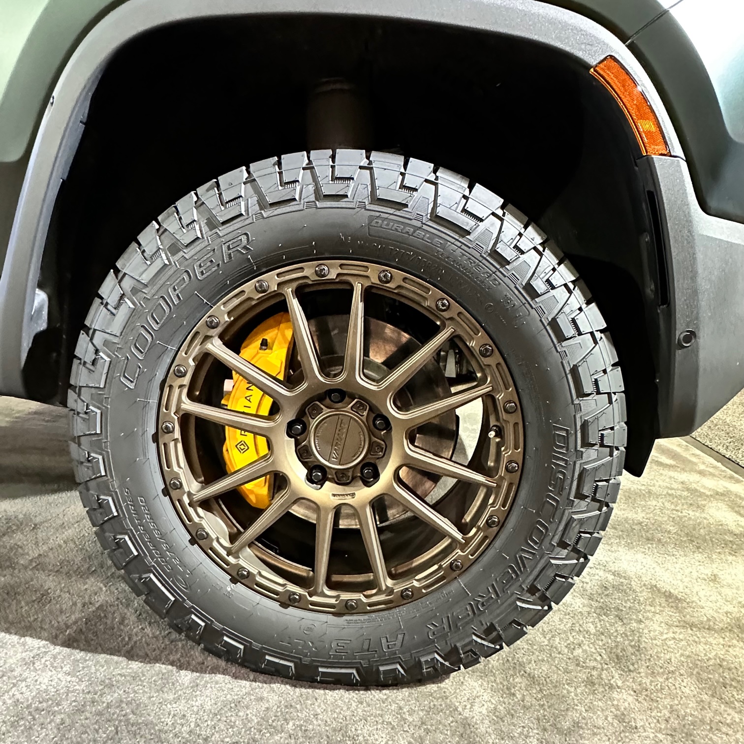 Rivian R1T R1S !¿ Best 20” AT Tire for Range?! 🔋🔋🔋 IMG_0266