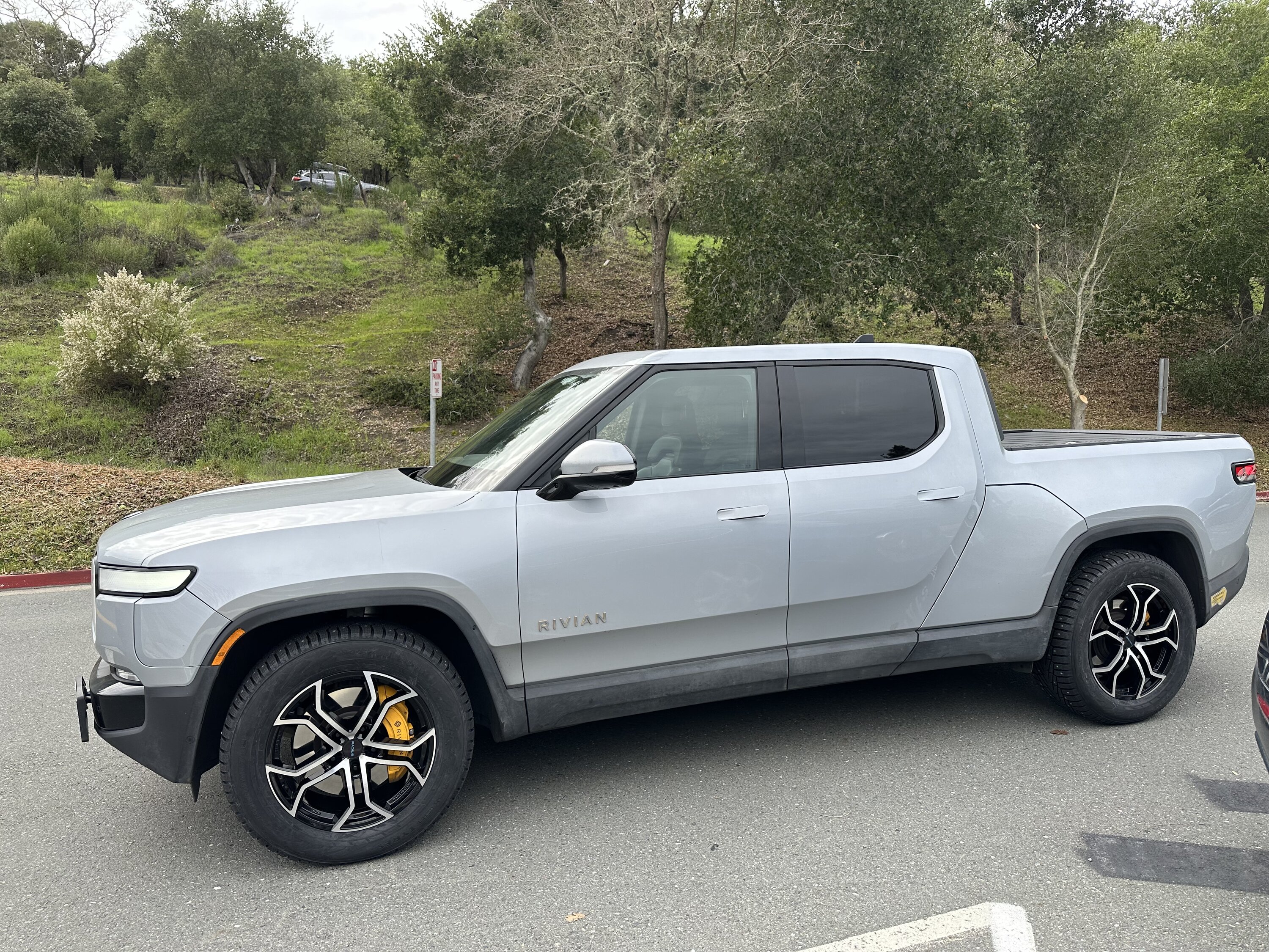 Rivian R1T R1S Ordered new 20” wheel with +48mm offset from Tirerack IMG_2052