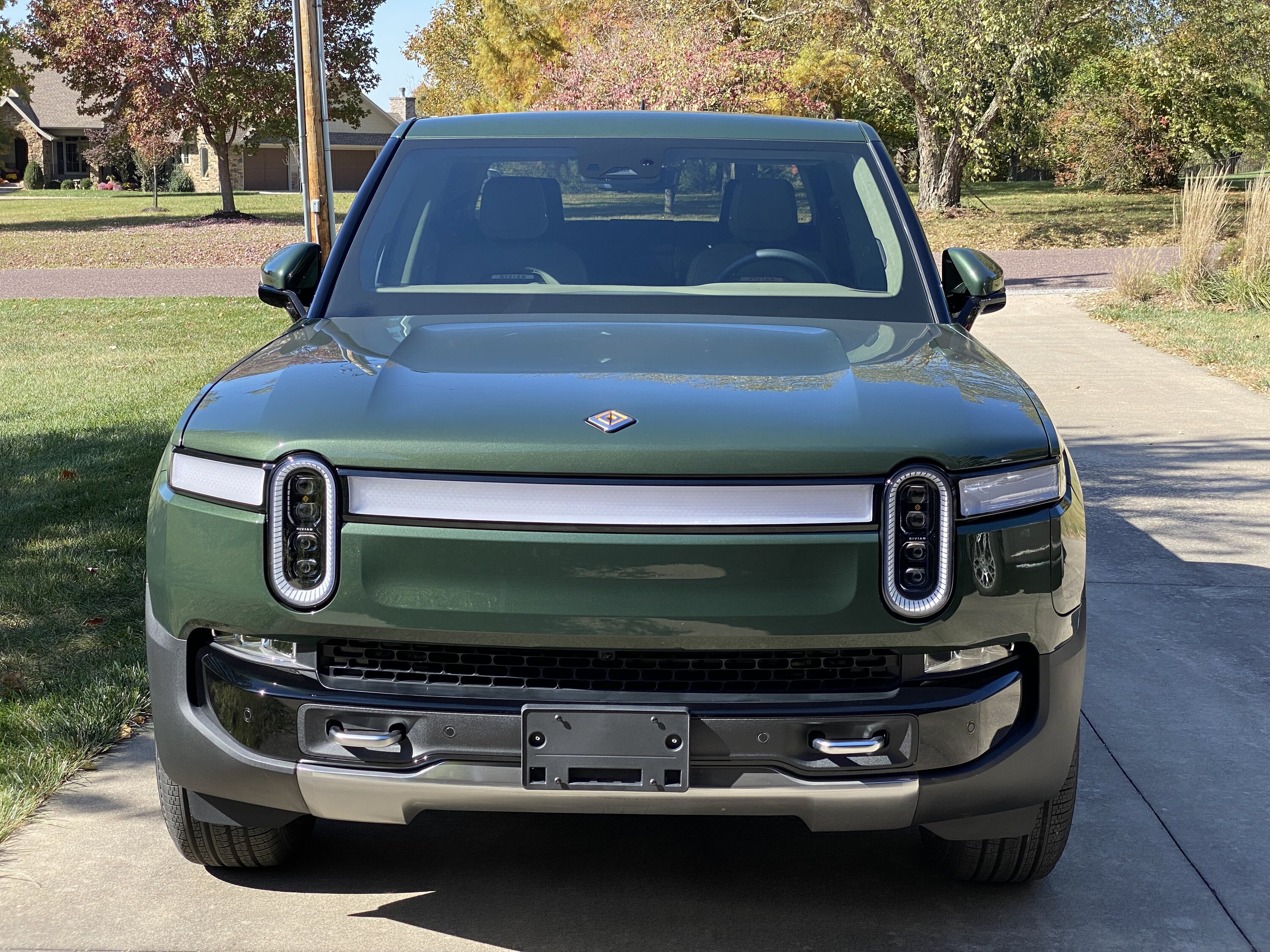 Rivian R1T R1S Took delivery on an R1T yesterday without the tonneau IMG_2822
