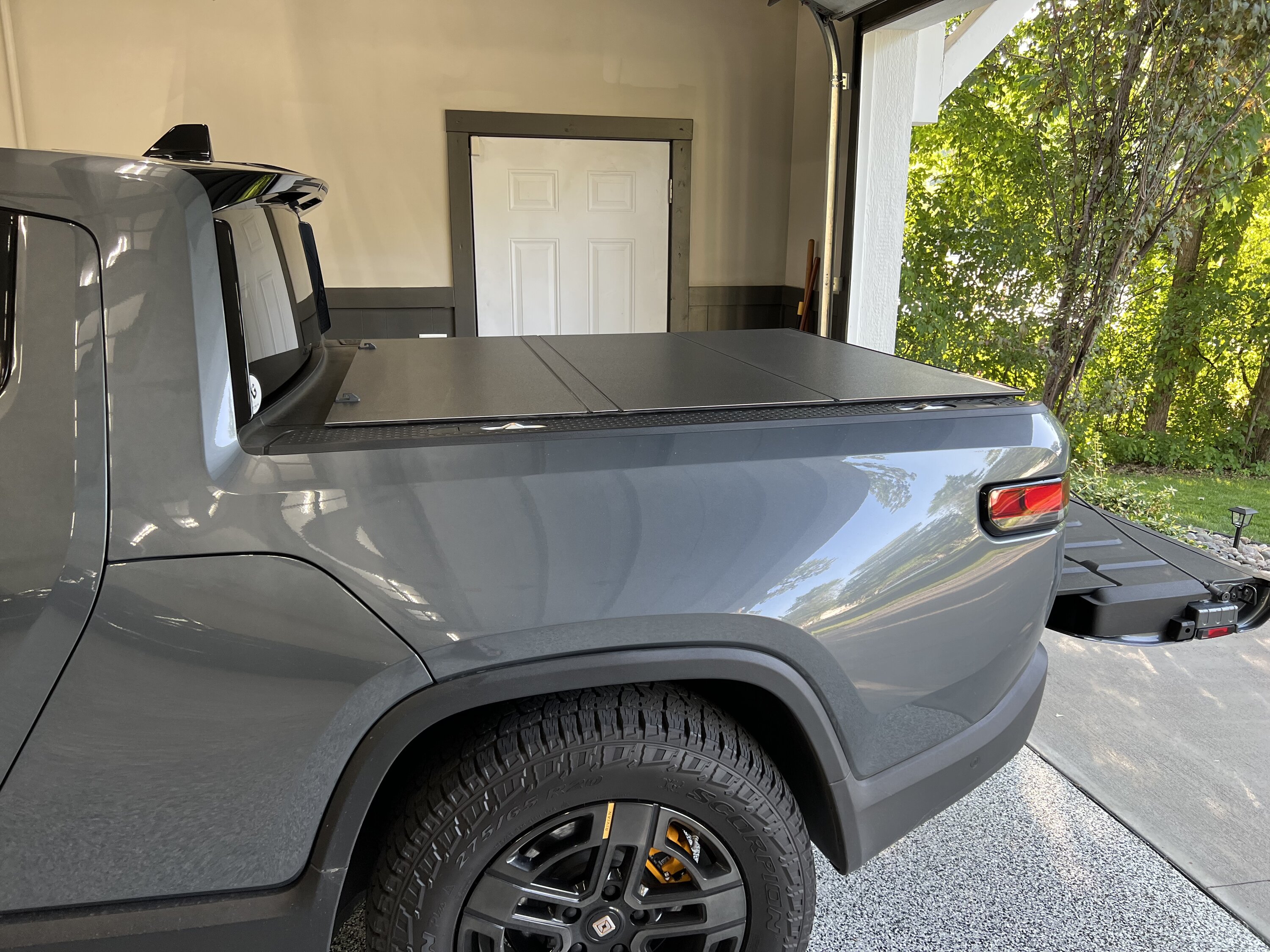 Rivian R1T R1S 22-ON Rivian R1T 4ft 6in Box (w/ OEM tonneau track) by Agricover IMG_3002