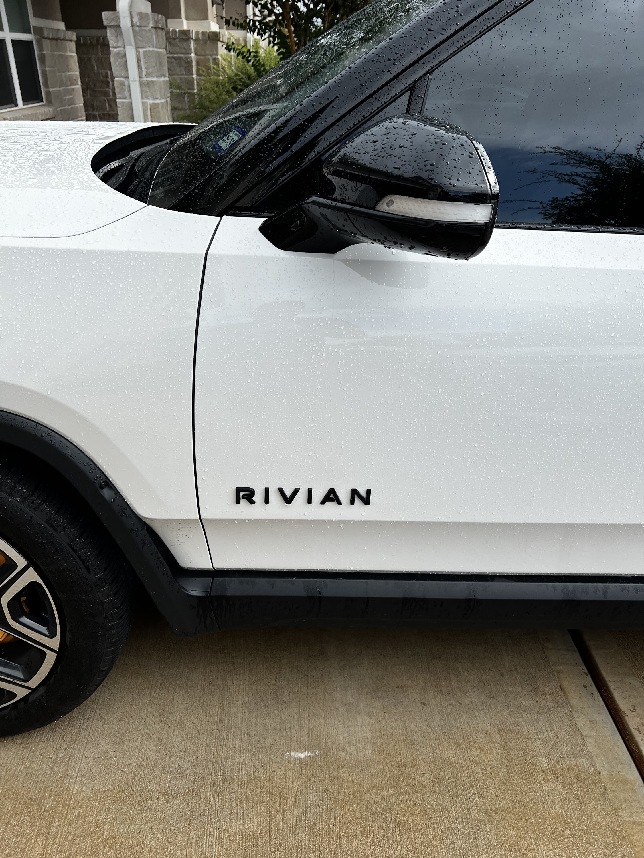 Rivian R1T R1S 🙋🏻‍♂️ What did you do TO your Rivian today?  🧰🔧📐🚿 IMG_8185