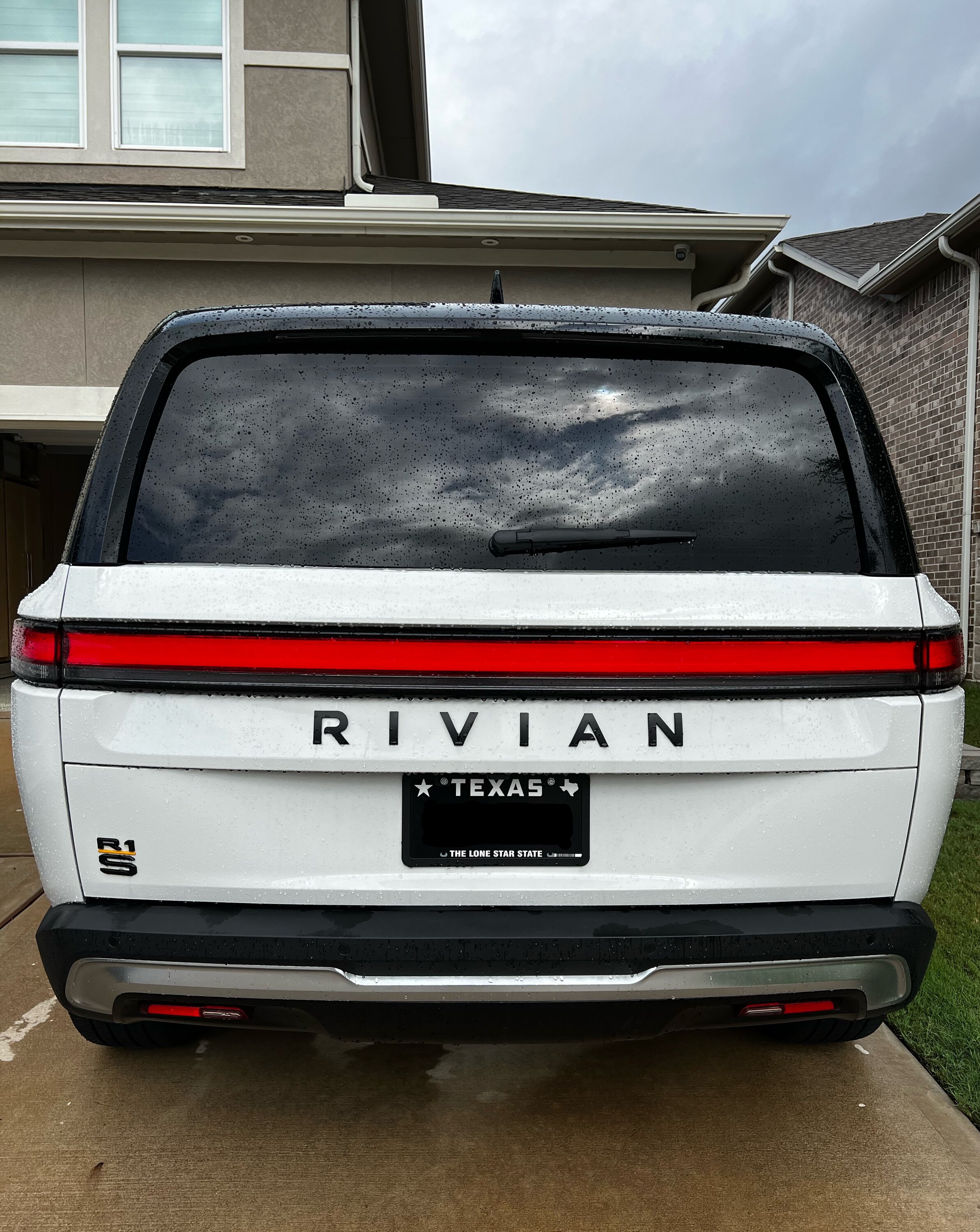 Rivian R1T R1S 🙋🏻‍♂️ What did you do TO your Rivian today?  🧰🔧📐🚿 IMG_8186