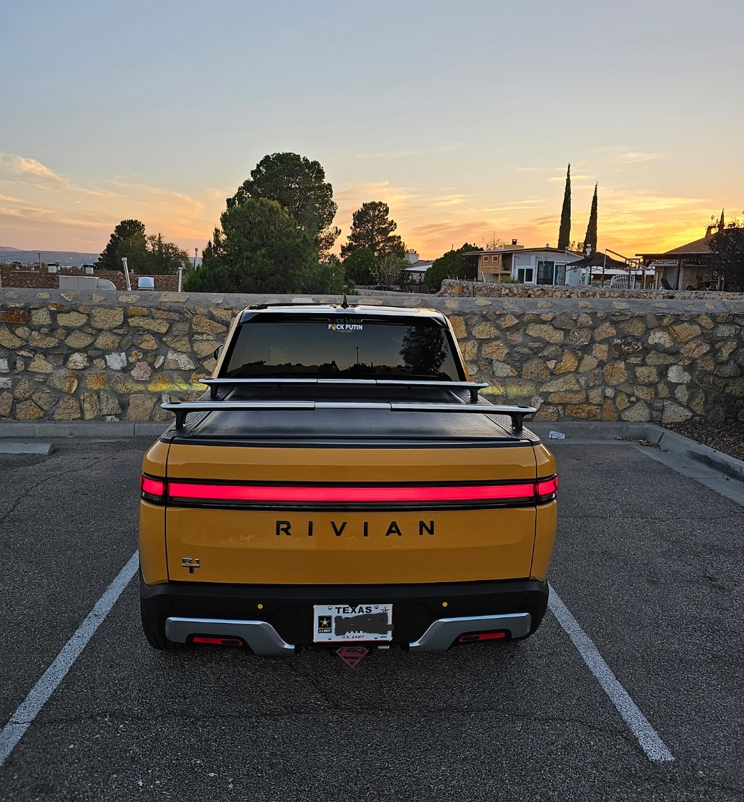 Rivian R1T R1S 🙋🏻‍♂️ What did you do TO your Rivian today?  🧰🔧📐🚿 Screenshot_20231107_003351_Gallery