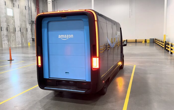 Rivian's Electric Delivery Van is Sick! [Video Review by Auto Focus / MKBHD]