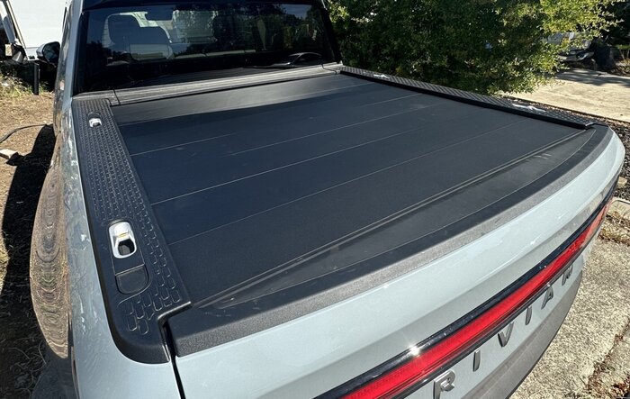 Powered Tonneau Cover Appears to be Back on New R1T Builds!