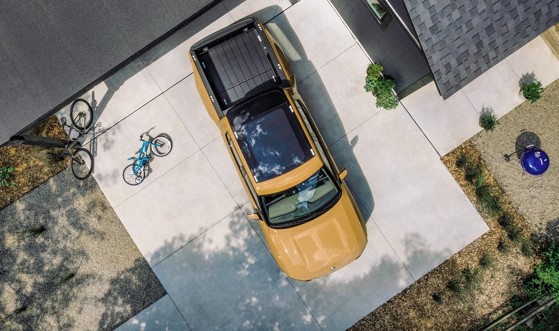 Rivian drops images of R1T in new color | Rivian Forum - R1T R1S R2 R3 ...