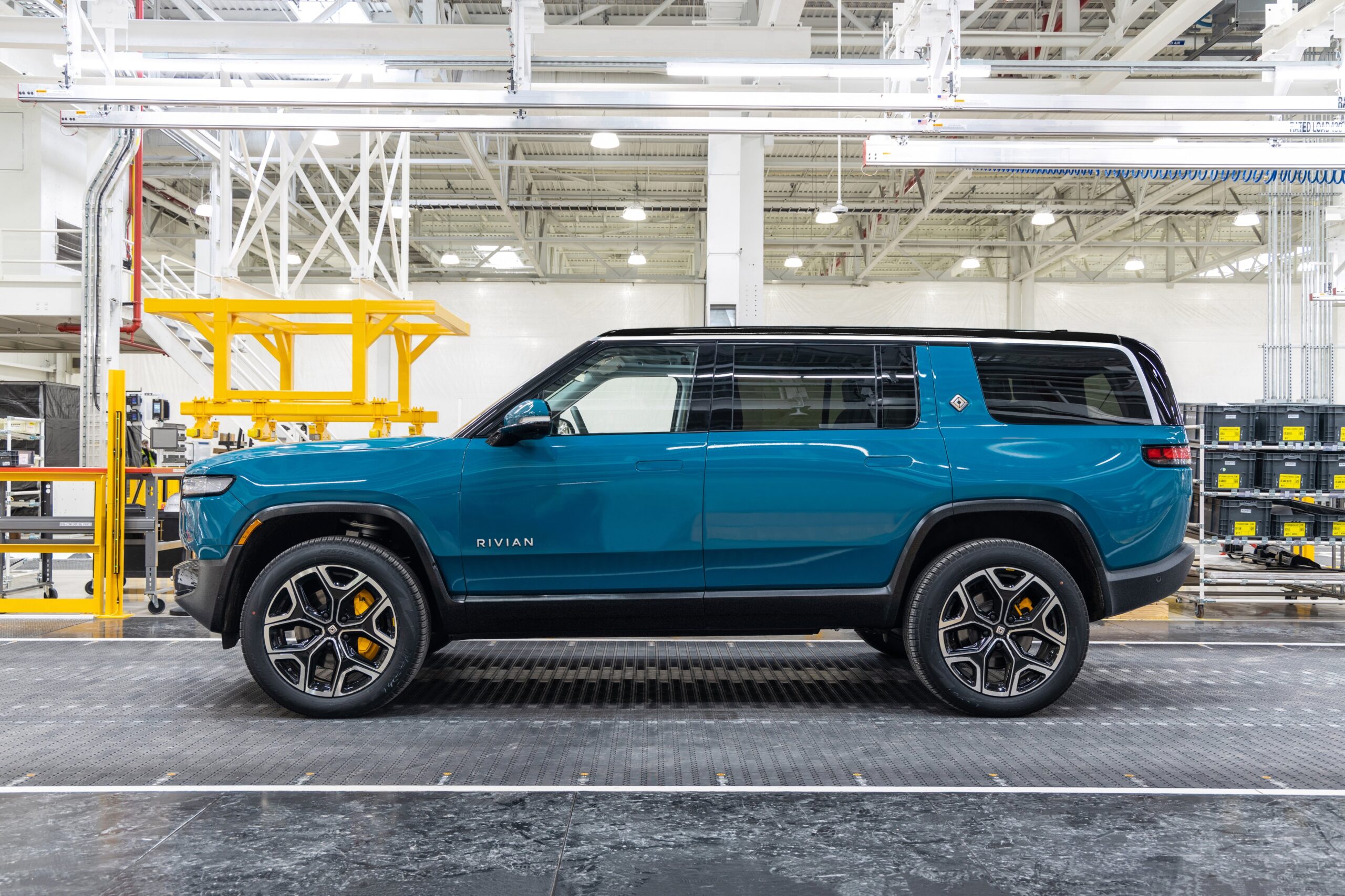 Completed R1S in Rivian Blue | Rivian Forum - R1T R1S R2 News, Specs ...