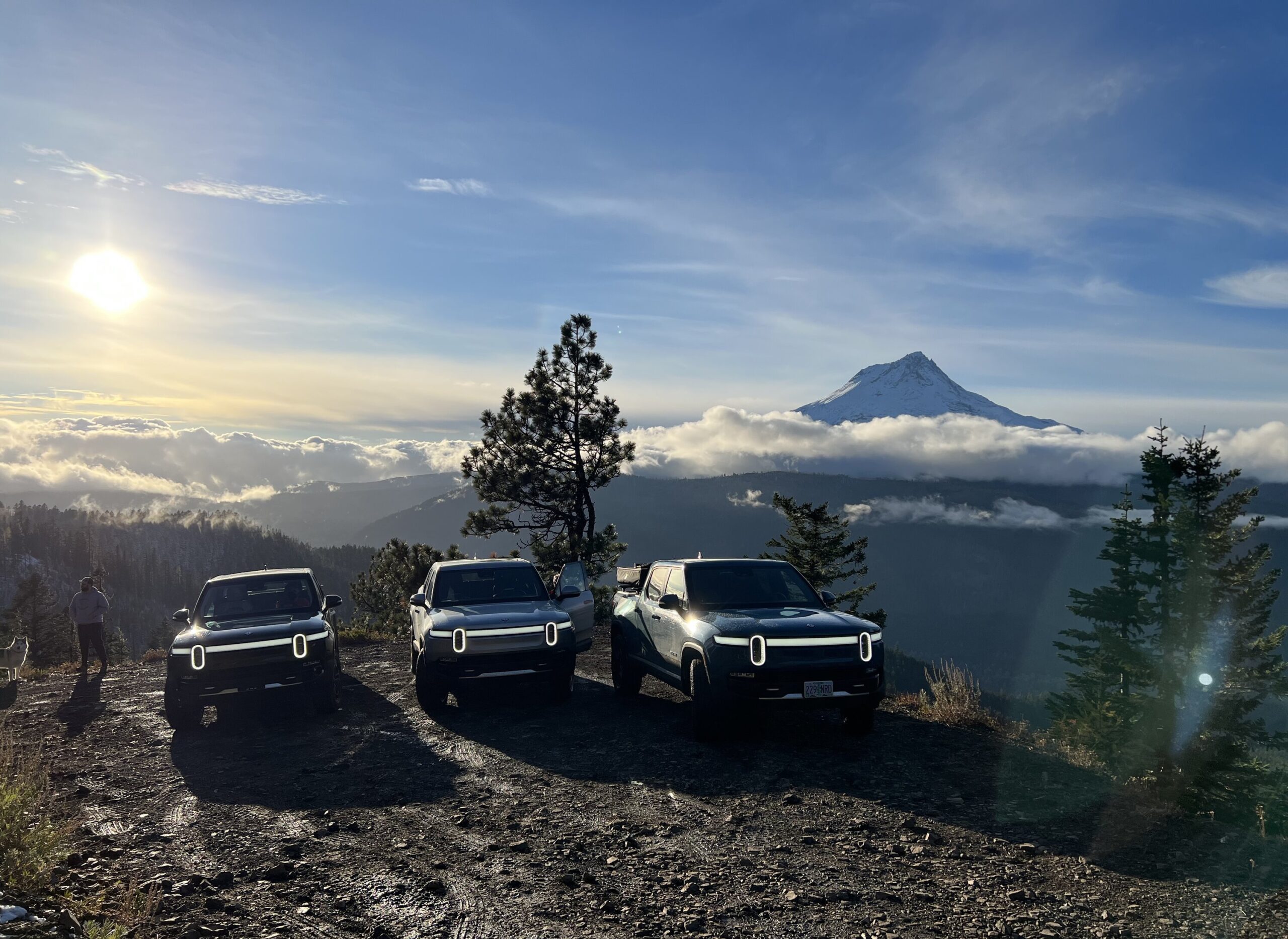Rivian group drive over pass and Gunsight Ridge on Mt. Hood Rivian Forum R1T R1S R2