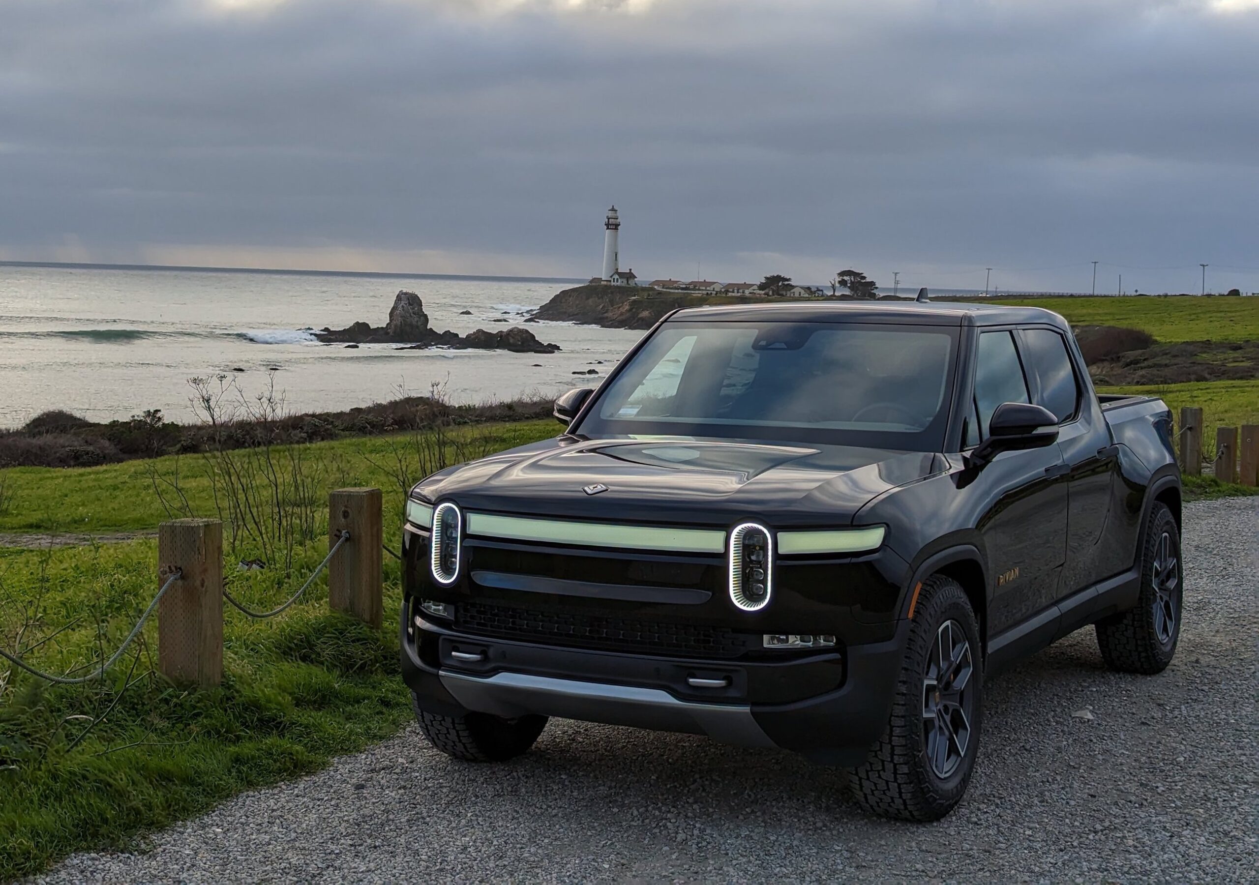 Midnight over Forest Edge R1T Delivered! Impressions/Photos Rivian