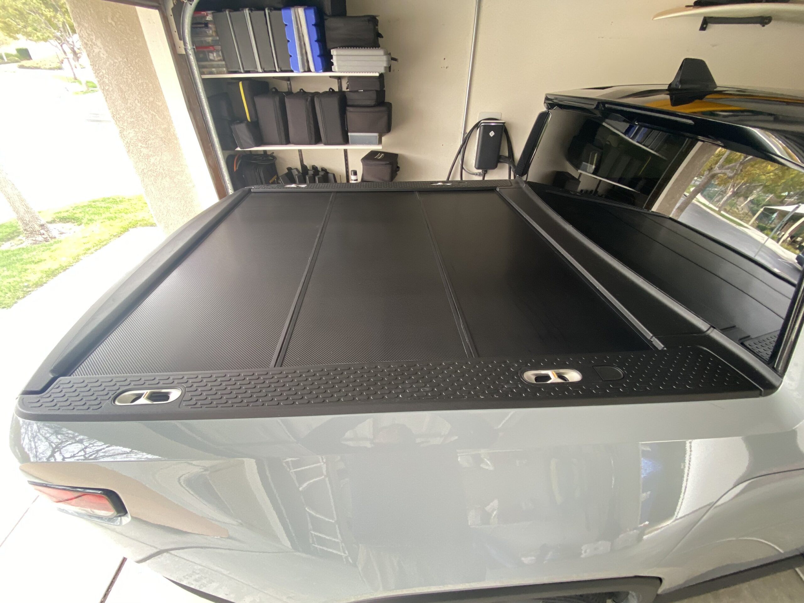 Tail Lidz Manual Tonneau Cover installed photos & review Rivian Forum
